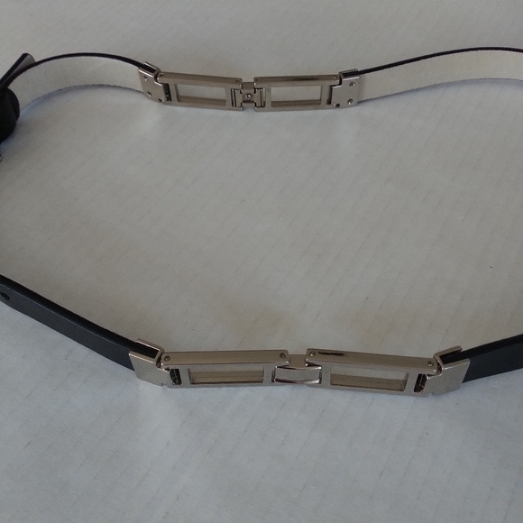 Ellen Tracy Genuine Leather Black & Silver Belt M - Picture 3 of 14